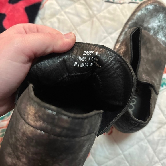 Gray sliver sparky sneaker heels - Picture 2 of 3